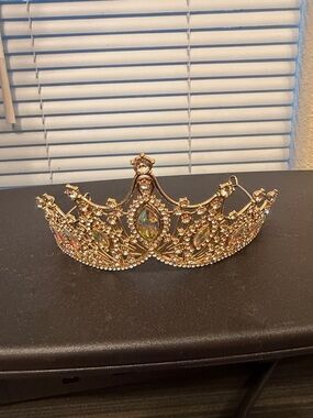 Gold Crystal Jeweled Tiara Crown - Elegant Women’s Hair Accessory
